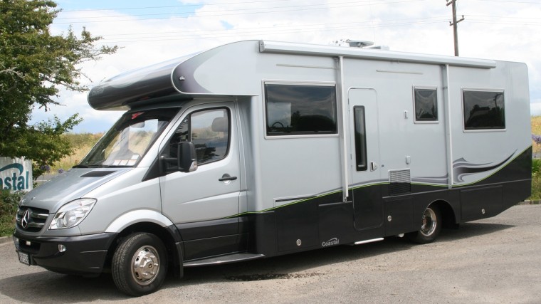 Kirks Lovely Grandelier Motorhome