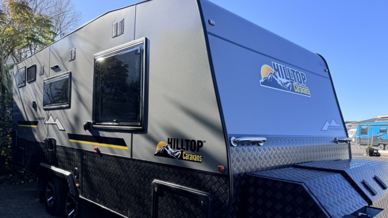 NEW HILLTOP FEATHERTOP 19'6" CARAVAN