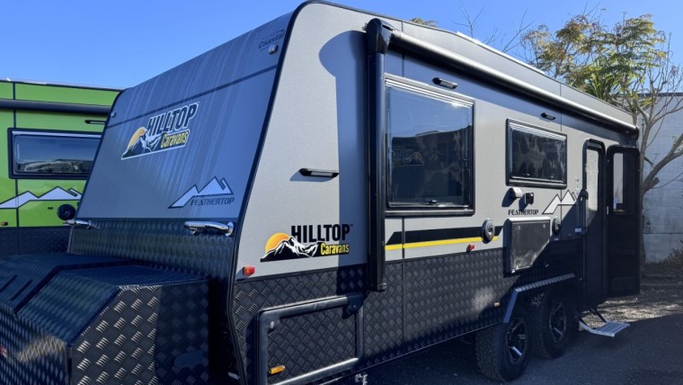 NEW HILLTOP FEATHERTOP 19'6" CARAVAN