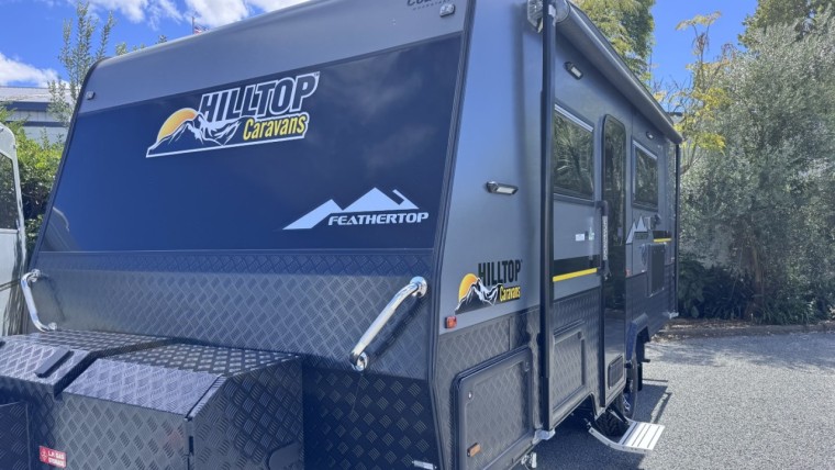 NEW HILLTOP FEATHERTOP 17'6" 2X SINGLE BED CARAVAN