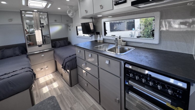 NEW HILLTOP FEATHERTOP 17'6" 2X SINGLE BED CARAVAN