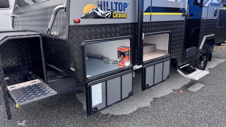 NEW HILLTOP FEATHERTOP 17'6" 2X SINGLE BED CARAVAN