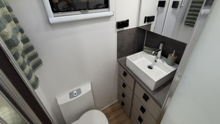 NEW HILLTOP 22FT THREDBO