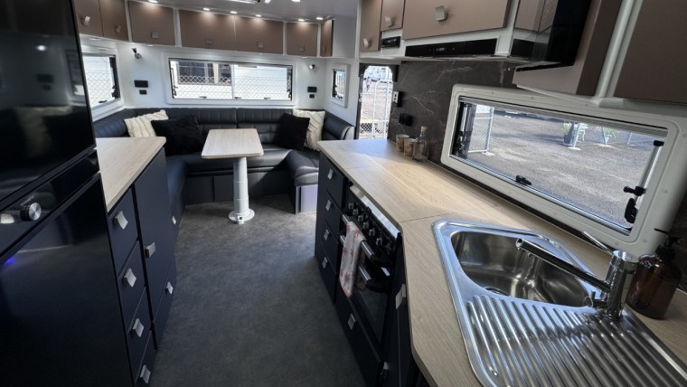 NEW HILLTOP 2024 THREDBO 23FT CARAVAN