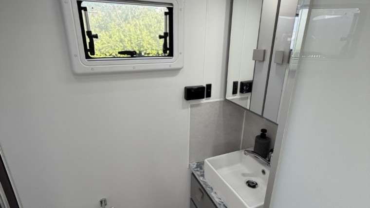 Bathroom NEW HILLTOP THREDBO 23FT CARAVAN