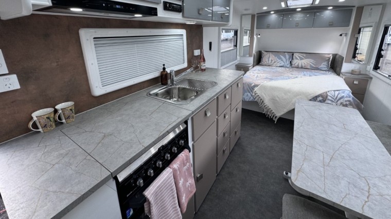 NEW HILLTOP HOTHAM 21FT CARAVAN