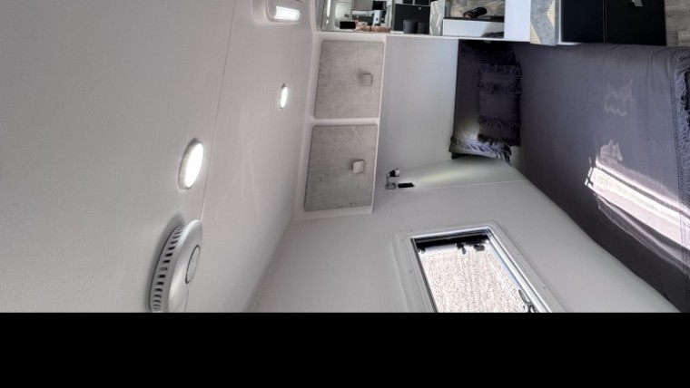 NEW HILLTOP FEATHERTOP 19'6" SINGLE BEDS WITH CLUB LOUNGE CARAVAN