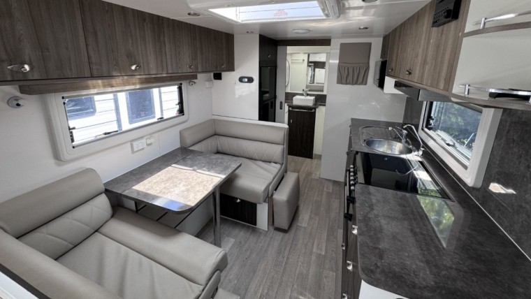 ROMA RAZORBACK SPORT 20' CARAVAN 2019