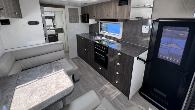 ROMA RAZORBACK SPORT 20' CARAVAN 2019