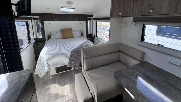 ROMA RAZORBACK SPORT 20' CARAVAN 2019