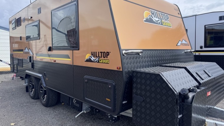 NEW HILLTOP FEATHERTOP 19'6" CARAVAN