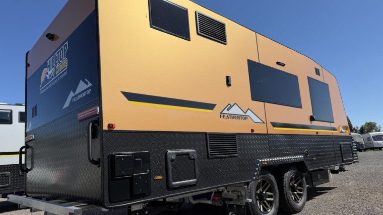 NEW HILLTOP FEATHERTOP 19'6" CARAVAN