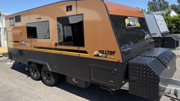 NEW HILLTOP FEATHERTOP 19'6" CARAVAN
