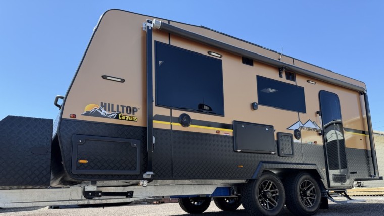 NEW HILLTOP FEATHERTOP 19'6" CARAVAN