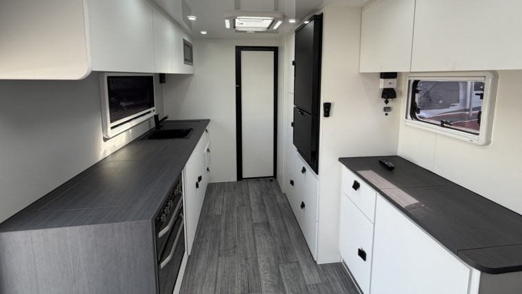 HIGHLINE 2023 DISCOVERY OFFROAD CARAVAN