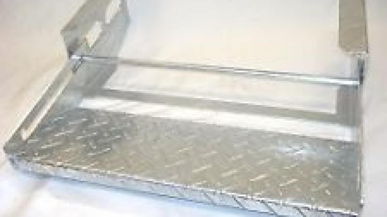 Single Pull-Out C/Van Step Galvanized Steel 530Mm