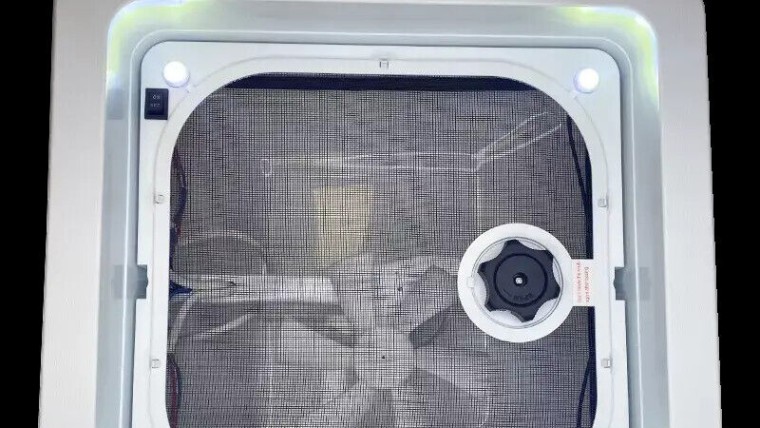 COAST RV 14X14 WIND-UP ROOF VENT WITH FAN AND LEDS