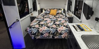 NEW HILLTOP FEATHERTOP 17'6" L-SHAPED LOUNGE CARAVAN