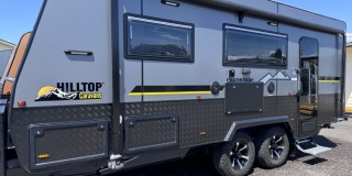 NEW HILLTOP FEATHERTOP 19'6" SINGLE BEDS WITH CLUB LOUNGE CARAVAN