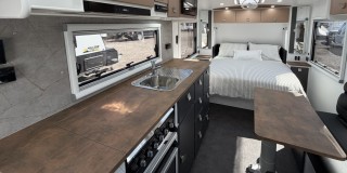 NEW HILLTOP FEATHERTOP 19'6" CARAVAN
